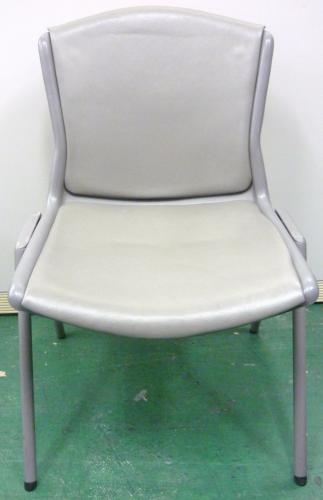 ■スタッキングチェア　収納に便利なスタックタイプ　ビニールレザー製■【会議チェア】
                                    中古
            