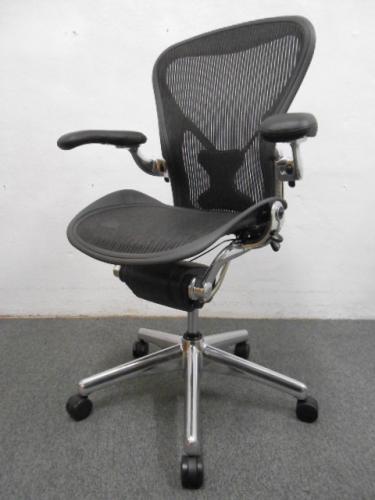 新古品】アーロンチェア Herman Miller/ハーマンミラー 肘付