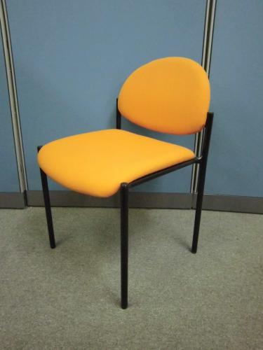 【￥５２５　鮮やかなオレンジ！】　ミーティングチェア 〜ラス１価格〜【会議チェア】
                                    中古
            