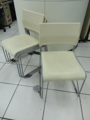 チトセ製　スタッキングチェア　４脚セット【セット商品】【会議チェア】
                                    中古
            