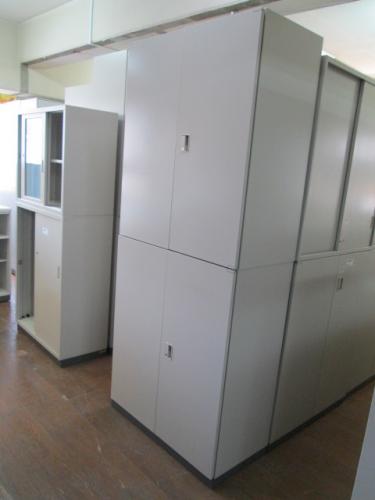 ☆★　コクヨ　上下両開き書庫セット　2150Ｈ　ＢＷＮ　☆★
                                    中古
            