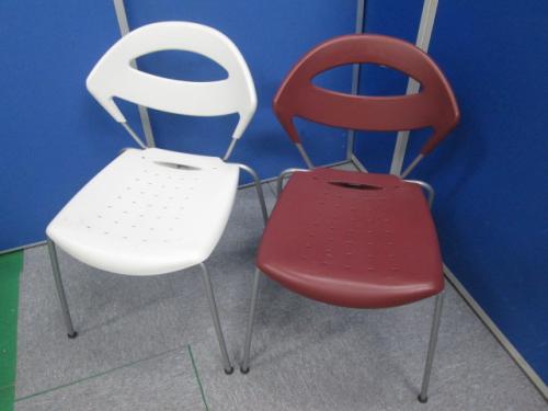 ■状態良好■座面はよごれが拭き取りやすい、PP樹脂。ホワイトとブラウン2種類づつ。【会議チェア】
                                    中古
            