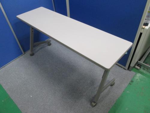 イトーキ製サイドスタックテーブルが入荷。W1500だから2人掛け用としてお使い下さい。
                                    中古
            