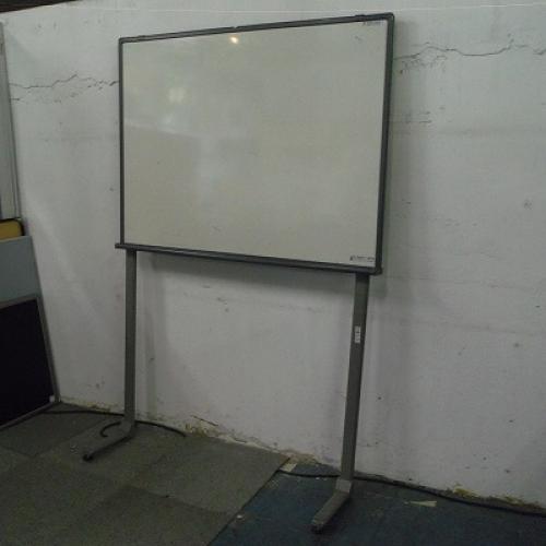 ホーロー製だよ！壁に立掛けるタイプだよ！省スペースだよ
                                    中古
            