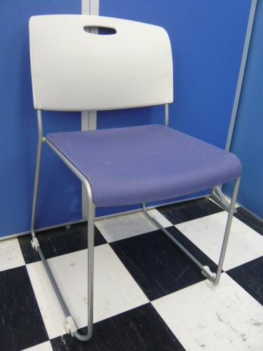■スタッキングチェア■　【内田洋行製】　※使用後は重ねて収納できます【会議チェア】
                                    中古
            
