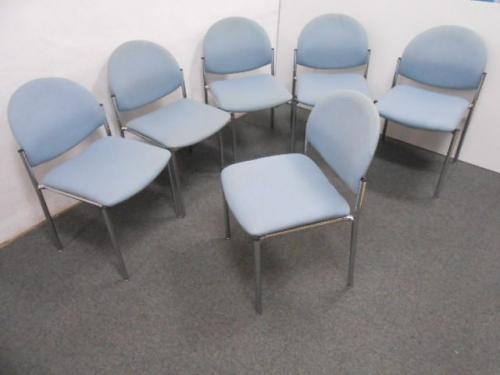 【　6脚セットの重ねるチェア　】　メーカー　unknow　｜　スタッキングチェア6脚セット　｜　ブルー　｜　多少の使用感あり　｜　【会議チェア】
                                    中古
            