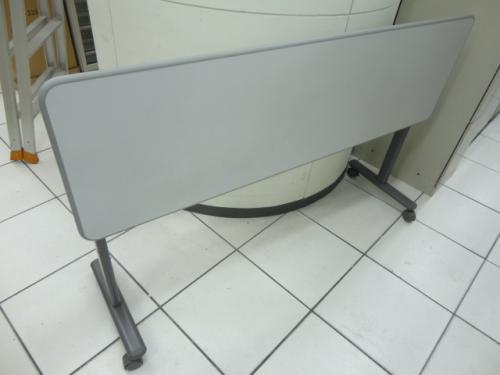 ■内田洋行製　サイドスタックテーブル　Ｗ1500
                                    中古
            