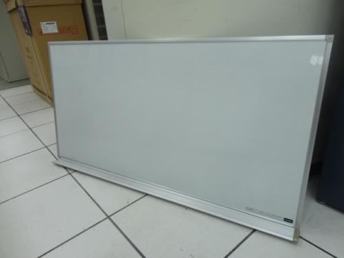 ■ウチダ【UCHIDA】 壁掛けホワイトボード
                                    中古
            