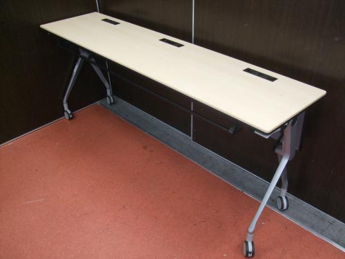 【美品】ナチュラル天板のサイドスタックテーブル入荷【在庫数2台】
                                    中古
            