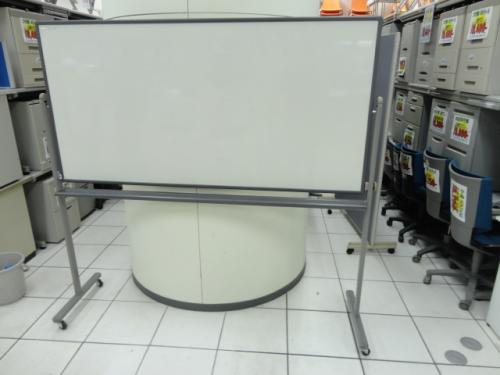 ホワイトボード　両面　無地タイプ　幅1800
                                    中古
            