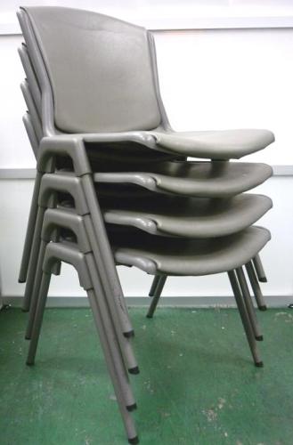 【セット商品】スタッキングチェア　SMCT4V<br>掃除しやすいビニールレザー!　【会議チェア】
                                    中古
            