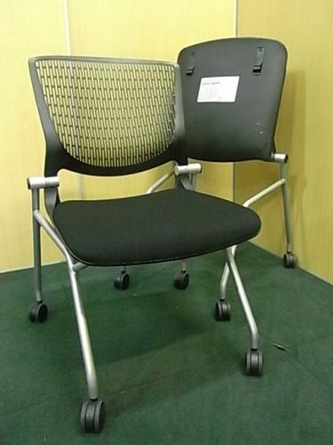 【状態良好】■岡村製作所　■ネスティングチェア　グラータシリーズ　■人気のブラックカラー【会議チェア】
                                    中古
            