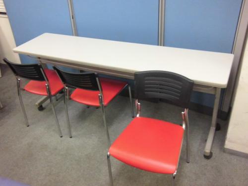 コクヨ製スタックテーブル＆スタックチェア3脚セット【セット商品】
                                    中古
            