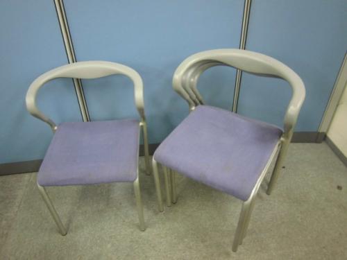 コクヨ製　スタックチェア　4脚セット　【会議チェア】
                                    中古
            