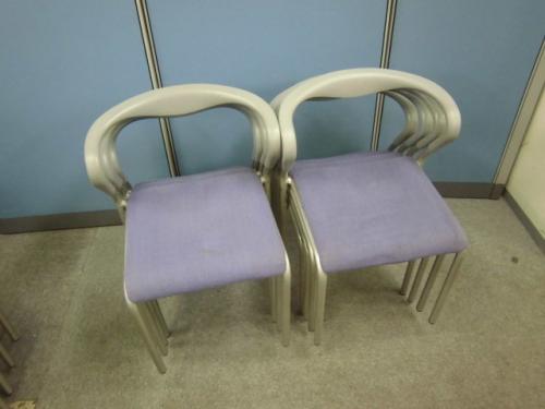 コクヨ製スタックチェア　お得な8脚セット【会議チェア】
                                    中古
            