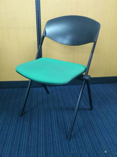 【クリーニング実施品!!】スタッキングチェア【ラスト1脚!!!】【2,980円⇒1,980円】<br>【エミリオ・アンバース（Emilio Ambasz）デザイン】【スタイリッシュ】【すわり心地良し！】【会議チェア】
                                    中古
            