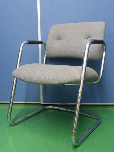 【1脚入荷！】スチールケース製 ミーティングチェア　在庫1脚だけなので値下げしました10500円⇒8400円【会議チェア】
                                    中古
            