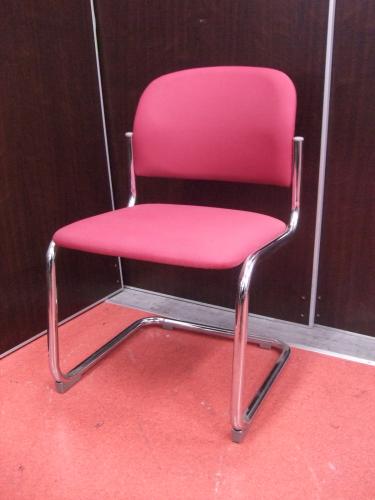 【おつとめ品】オカムラ製のスタックチェア入荷【1脚のみ】鮮やかなレッド色♪【会議チェア】
                                    中古
            