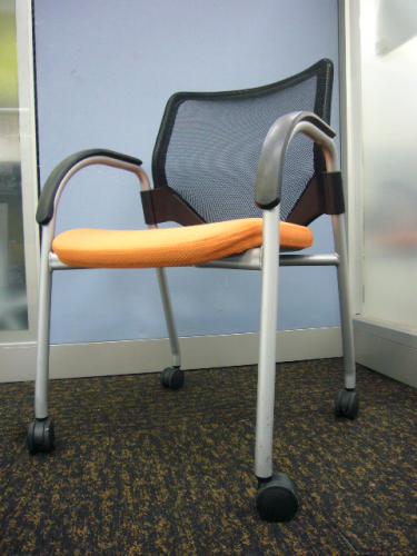 【ロット】オカムラ製Ａｉｒｌｙ-エアリ-！！メッシュ素材の採用によりスリムなデザインと柔らかな座り心地を実現！！【会議チェア】
                                    中古
            