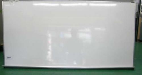 【1台入荷！】壁掛けホワイトボード　幅1800*高さ900mm 粉受けつき
                                    中古
            