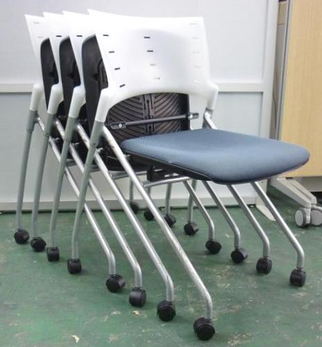 【セット商品】　ネスティングチェア(ミーティングチェア）　イトーキ(itoki)　マノス(MANOSS)シリーズ　KLC-310CB-CWN3<br>おとくな4名様セット【会議チェア】
                                    中古
            