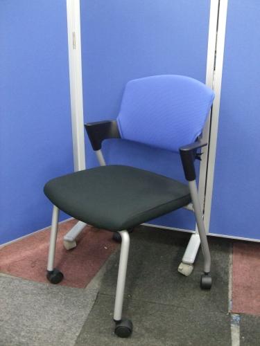 【ロット商品】コクヨ製のプロッティチェア入荷しました【7/3現在6脚】【ウルトラマリンブルー】【会議チェア】
                                    中古
            