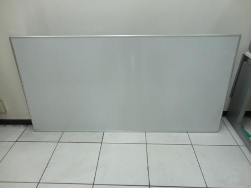 ホワイトボード　壁掛け　無地　幅1800 
                                    中古
            