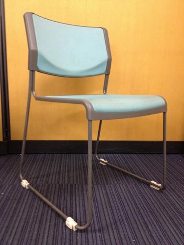 【事務椅子】ミーティングチェア【8/19在庫】<br>【スタッキング】【重ねて収納】【色：グリーン】【合計8脚】【会議チェア】
                                    中古
            