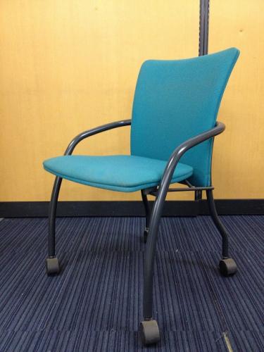 【事務椅子】【布地に汚れ有り】ミーティングチェア<br>【ネスティング】【平行に収納可能】【キャスター付き】【会議チェア】
                                    中古
            