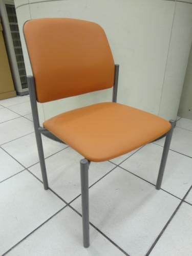 イトーキ製 ミーティングチェア　KLK-160DF-W4D7 【未使用】【会議チェア】
                                    新古品
            