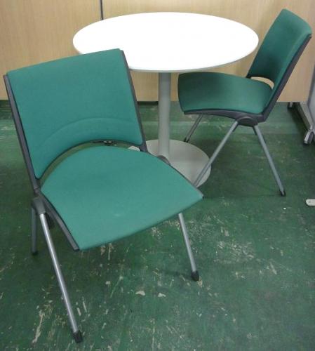 【セット商品】　丸テーブル＋イトーキ(ITOKI)　レコス(LEKOS)<br>すっきりフォルムで8脚までスタック可能!【会議チェア】
                                    中古
            