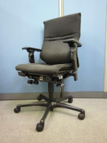 【大ヒット商品】オカムラ製 エルシオチェア ■肘付/ブラックカラー【高級チェア】【OAチェア】
                                    中古
            