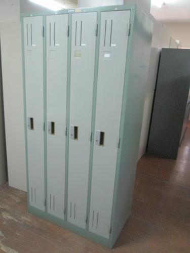 ITO　４人用ロッカー　カギ無し　グレー
                                    中古
            