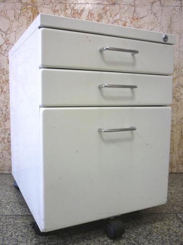 　メタルキャビネット 　すっきりコンパクト!<br>※鍵複製不可
                                    中古
            