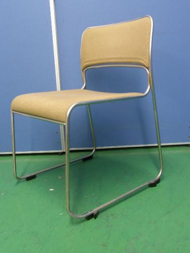 【8脚入荷！】コクヨ製　スタッキングチェア　ベージュ【会議チェア】
                                    中古
            