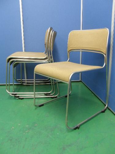 【4脚セット販売　単品で買うより1050円オトク】コクヨ製スタッキングチェアセット【会議チェア】
                                    中古
            