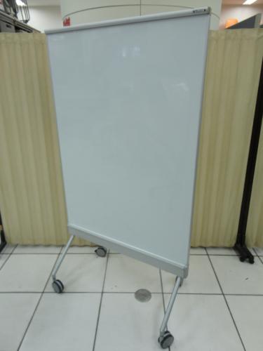 ホワイトボード(W880タイプ) アルトトークシリーズ　<br>裏面：プロジェクター投影シート貼り
                                    中古
            