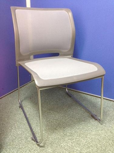 【事務椅子】|コクヨ製|Witty（ウィティ）|【会議チェア】
                                    中古
            