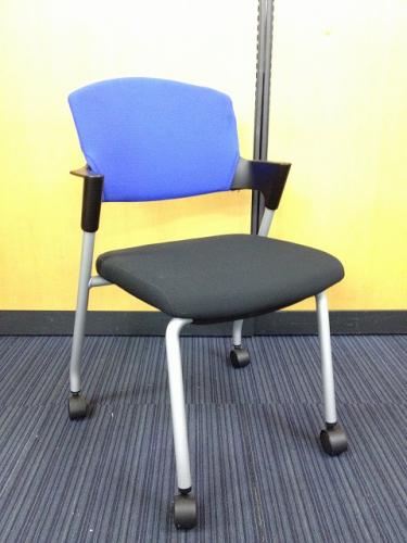 【事務椅子】ミーティングチェア<br>【プロッティシリーズ】【色：ブルー】【重ねて収納できます】【れ】【会議チェア】
                                    中古
            