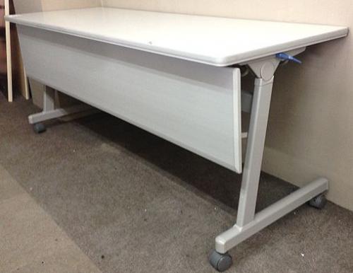 コクヨ（KOKUYO）サイドスタックテーブル※京都、滋賀、福井、石川、大阪、富山、配送費5%OFF
                                    中古
            