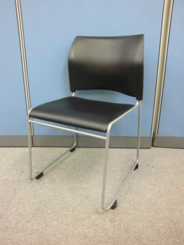 スタッキングチェア【会議チェア】
                                    中古
            