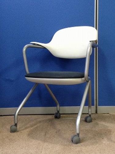 ネスティングチェア・状態良好・ブラック【ロット】【会議チェア】
                                    中古
            