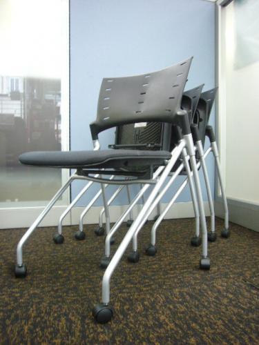 【ロット】【4脚セット】【2000円お得】イトーキ製マノスチェア4脚セット！！人気のブラック！！今なら数揃います！！【会議チェア】
                                    中古
            