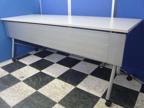 ７月限定！【￥８．４００→５．０００】　オカムラ製　■サイドスタックテーブル　ホワイト　※キャスター付きで移動もラクラク！
                                    中古
            