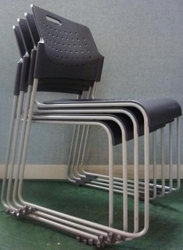 【セット商品】　スタッキングチェア4脚セット!　アイリスチトセ(IRISCHITOSE)　HGS-41PP<br>纏め買いでさらにお得に!【会議チェア】
                                    中古
            