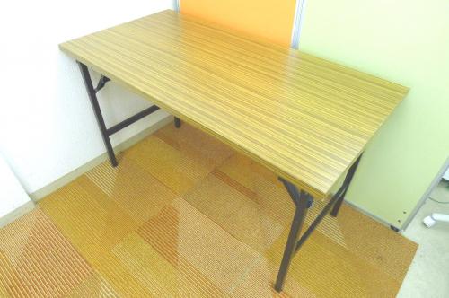 テーブル｜内田洋行（ウチダ）|折畳テーブル｜木目｜オフィス家具｜中古｜大阪西梅田店
                                    中古
            