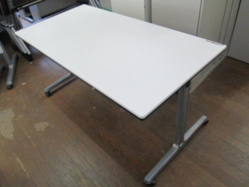 オカムラ　サイドスタックテーブル　1575
                                    中古
            