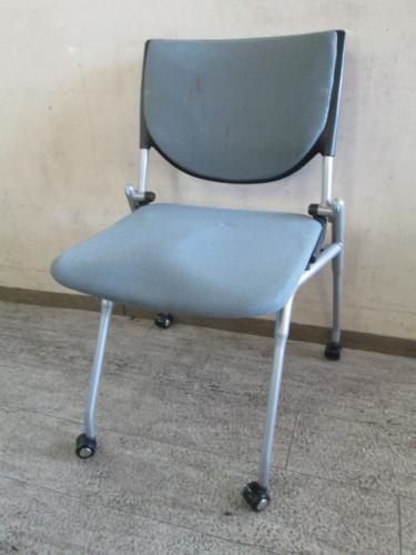 オカムラ　ネスティングチェア　プロスタック
                                    中古
            