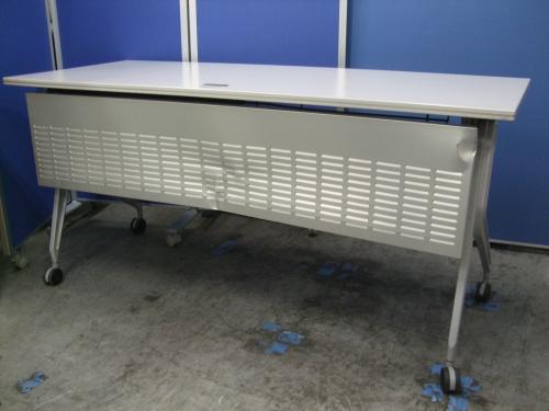 ■おつとめ品■【スタックテーブル　内田洋行製】■幕板に凹み有り■【使用上問題なし】
                                    中古
            