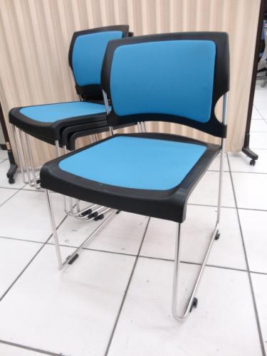 コクヨ製　スタッキングチェア プレド/Predo 4脚セット　【会議チェア】
                                    中古
            
